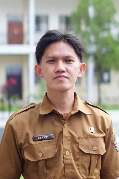 HENDRY VICRY RYVIALDO PANTOW